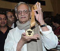 Gulzar กวีเอกและตำนานผู้สร้างสรรค์ผลงานระดับโลกแห่งวงการภาพยนตร์อินเดีย