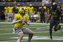 JT Daniels เส้นทางชีวิตจากควอเตอร์แบ็กดาวรุ่งสู่บทบาทโค้ชและจุดสิ้นสุดเพราะอาการบาดเจ็บ