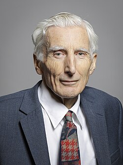 Martin Rees นักจักรวาลวิทยาผู้ทรงอิทธิพลและอดีตนักดาราศาสตร์หลวงแห่งสหราชอาณาจักร