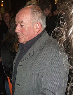 Tim Healy นักแสดงมากฝีมือผู้สร้างสีสันให้วงการบันเทิงอังกฤษ