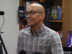 Geoff Bennett เส้นทางสู่ผู้ประกาศข่าวแถวหน้าของ PBS NewsHour