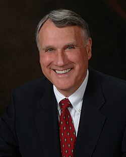 Jon Kyl นักการเมืองผู้ทรงอิทธิพลและอดีตวุฒิสมาชิกจากรัฐแอริโซนา