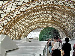 Large curved lattice pavilion structure