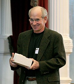 Louis Sachar นักเขียนผู้สร้างสรรค์โลกจินตนาการผ่านนวนิยาย Holes และ Wayside School
