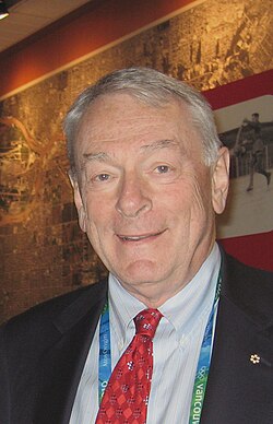 Dick Pound ผู้ทรงอิทธิพลแห่งวงการกีฬาและนักรบผู้ต่อต้านการใช้สารกระตุ้น
