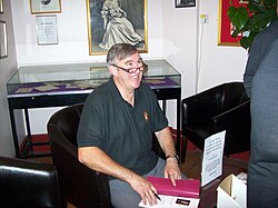 Gervase Phinn นักเขียนและผู้เชี่ยวชาญด้านการศึกษาผู้สร้างแรงบันดาลใจ