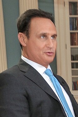 José Díaz-Balart ผู้ประกาศข่าวสองภาษาผู้สร้างประวัติศาสตร์แห่งวงการสื่อสหรัฐฯ