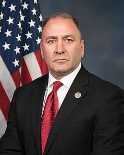 Clay Higgins นักการเมืองสายเหยี่ยวและอดีตตำรวจผู้สร้างสีสันแห่งรัฐลุยเซียนา