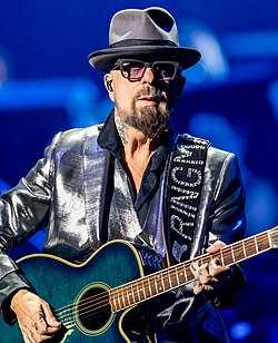 Dave Stewart อัจฉริยะทางดนตรีผู้อยู่เบื้องหลังความสำเร็จของ Eurythmics และศิลปินระดับโลก