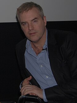 Donal MacIntyre นักข่าวสืบสวนสอบสวนผู้บุกเบิกการรายงานแบบเจาะลึก