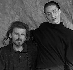 Lisa Gerrard ศิลปินผู้สร้างสรรค์เสียงสวรรค์และตำนานดนตรีระดับโลก