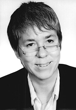 Sabine Uecker วิศวกรเคมีและนักการเมืองหญิงผู้มีบทบาทในช่วงรวมชาติเยอรมนี