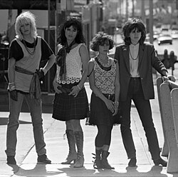 Susanna Hoffs ศิลปินสาวผู้เป็นไอคอนแห่งยุค 80 และเส้นทางดนตรีที่หลากหลาย