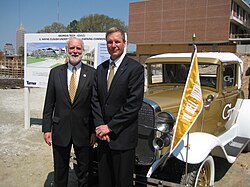 Gerald Wayne Clough ผู้นำวิศวกรรมและผู้บริหารระดับโลกแห่งสถาบันสมิธโซเนียน
