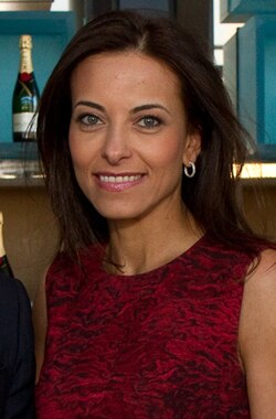 Dina Powell เส้นทางชีวิตจากเด็กอพยพสู่ผู้ทรงอิทธิพลในทำเนียบขาวและโลกการเงิน