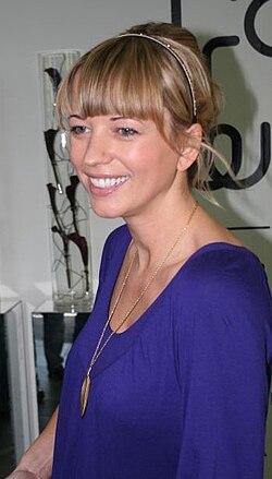 Sara Cox เส้นทางชีวิตจากนางแบบสู่ราชินีวิทยุและพิธีกรแถวหน้าของ BBC