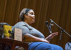 Roxane Gay นักเขียนและนักวิชาการผู้ทรงอิทธิพลแห่งยุคสมัย
