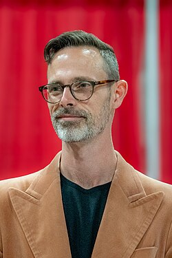 Ransom Riggs นักเขียนผู้เปลี่ยนภาพถ่ายโบราณให้เป็นโลกแฟนตาซีสุดมหัศจรรย์