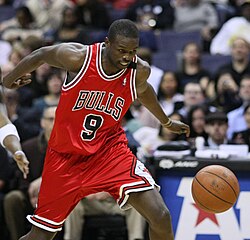 Luol Deng เส้นทางชีวิตจากผู้ลี้ภัยสู่ซูเปอร์สตาร์ NBA และผู้ขับเคลื่อนบาสเกตบอลเซาท์ซูดาน