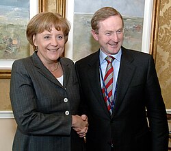 Enda Kenny เส้นทางชีวิตและบทบาทผู้นำทางการเมืองของไอร์แลนด์