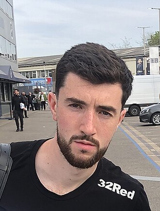 Finn Azaz เส้นทางอาชีพและทักษะกองกลางตัวรุกดาวรุ่งทีมชาติไอร์แลนด์