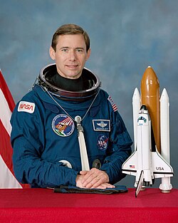 Brewster Shaw จากนักบินกองทัพอากาศสู่ตำนานนักบินอวกาศ NASA