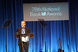 George Saunders นักเขียนรางวัล Booker Prize ผู้ถ่ายทอดความตลกร้ายและปรัชญาชีวิต