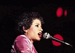 Janis Ian ศิลปินโฟล์กผู้ทรงอิทธิพลและเสียงสะท้อนแห่งยุคสมัย