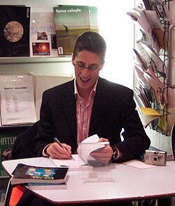 Alison Bechdel ศิลปินผู้พลิกโฉมวงการการ์ตูนและผู้สร้าง Bechdel Test