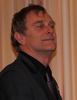 Stuart Devenie ศิลปินผู้ทรงอิทธิพลแห่งวงการละครและภาพยนตร์นิวซีแลนด์