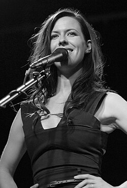 Joy Williams ศิลปินสาวผู้มากความสามารถ เจ้าของรางวัลแกรมมี่ 4 สมัย