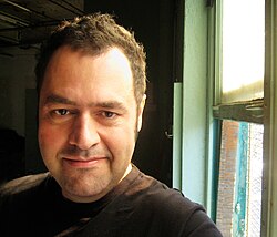 Tony Asimakopoulos ผู้กำกับภาพยนตร์ชาวแคนาดาผู้ถ่ายทอดเรื่องราวชีวิตผ่านเลนส์