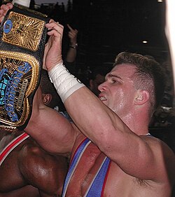 Shelton Benjamin เส้นทางชีวิตจากนักมวยปล้ำสมัครเล่นสู่ดาวดังระดับโลก