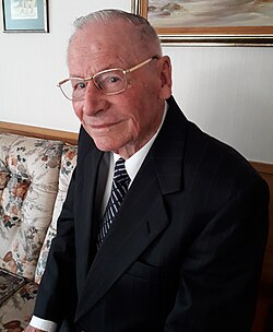 Sir George Chapman นักบัญชีและรัฐบุรุษผู้ทรงอิทธิพลแห่งพรรค National นิวซีแลนด์
