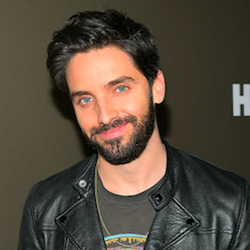 Paul W. Downs อัจฉริยะผู้สร้างเสียงหัวเราะจาก Hacks และ Broad City