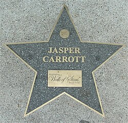 Jasper Carrott ตำนานคอมเมเดียนผู้สร้างเสียงหัวเราะแห่งอังกฤษ