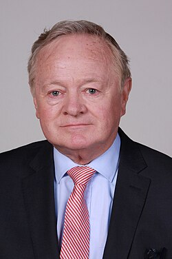 Jim Higgins นักการเมืองผู้ทรงอิทธิพลแห่งพรรค Fine Gael และสมาชิกสภายุโรป