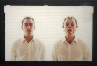 Douglas Gordon ศิลปินร่วมสมัยผู้บิดเบือนเวลาและความทรงจำผ่านวิดีโออาร์ต
