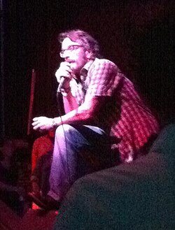 Marc Maron จากคอมเมเดียนสายดาร์กสู่เจ้าพ่อพอดแคสต์ระดับโลก