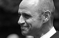 Evan Davis ผู้ประกาศข่าวและนักเศรษฐศาสตร์ชื่อดังแห่ง BBC