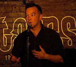 Stewart Lee ปรมาจารย์คอมเมดี้ผู้ฉีกทุกกฎการเล่าเรื่อง