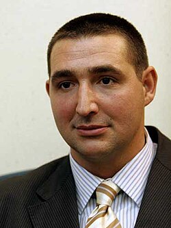 Oliver Dulić นักการเมืองและศัลยแพทย์ผู้สร้างประวัติศาสตร์ในรัฐสภาเซอร์เบีย