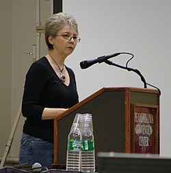 Mary Doria Russell นักเขียนผู้ผสานวิทยาศาสตร์ มานุษยวิทยา และประวัติศาสตร์เข้าด้วยกัน
