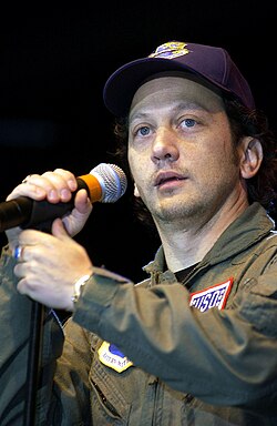 Rob Schneider เส้นทางชีวิตจากดาวตลก SNL สู่บทบาทผู้กำกับและประเด็นร้อนทางสังคม