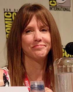 Laraine Newman ตำนานนักแสดงตลกหญิงผู้ร่วมก่อตั้ง Saturday Night Live