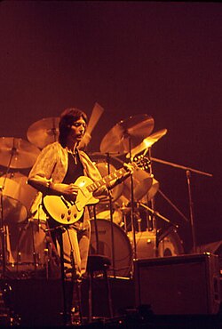 Steve Hackett มือกีตาร์ระดับตำนานผู้บุกเบิกเทคนิคการเล่นและจิตวิญญาณแห่ง Progressive Rock