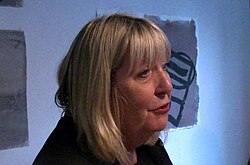 Lynne Truss นักเขียนผู้คลั่งไคล้ไวยากรณ์และเจ้าแม่แห่งเครื่องหมายวรรคตอน