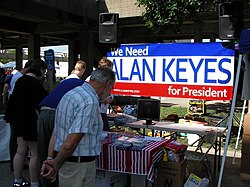 Alan Keyes นักการเมืองและนักรัฐศาสตร์ผู้ยึดมั่นในอนุรักษนิยมสุดโต่ง