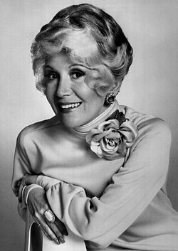 Rona Barrett ราชินีข่าวซุบซิบผู้บุกเบิกวงการบันเทิงสหรัฐฯ