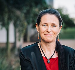 Alexandra Aikhenvald ผู้เชี่ยวชาญด้านภาษาศาสตร์เชิงประเภทและตระกูลภาษาอาราวากัน